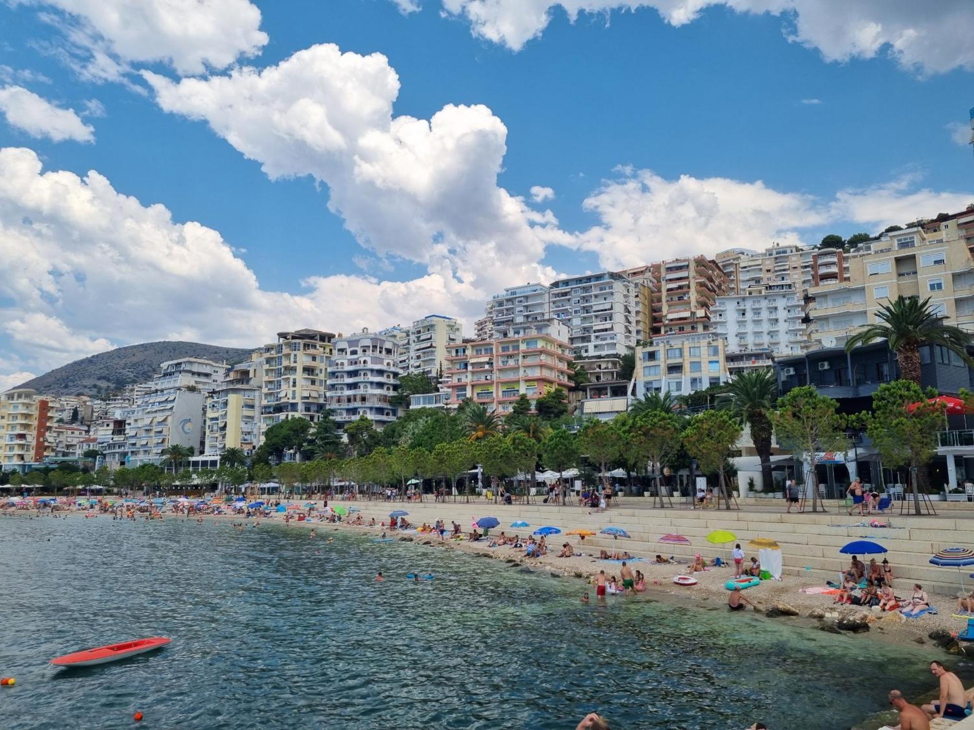 Sunset Tarraces Apartment Sarande Bagian luar foto