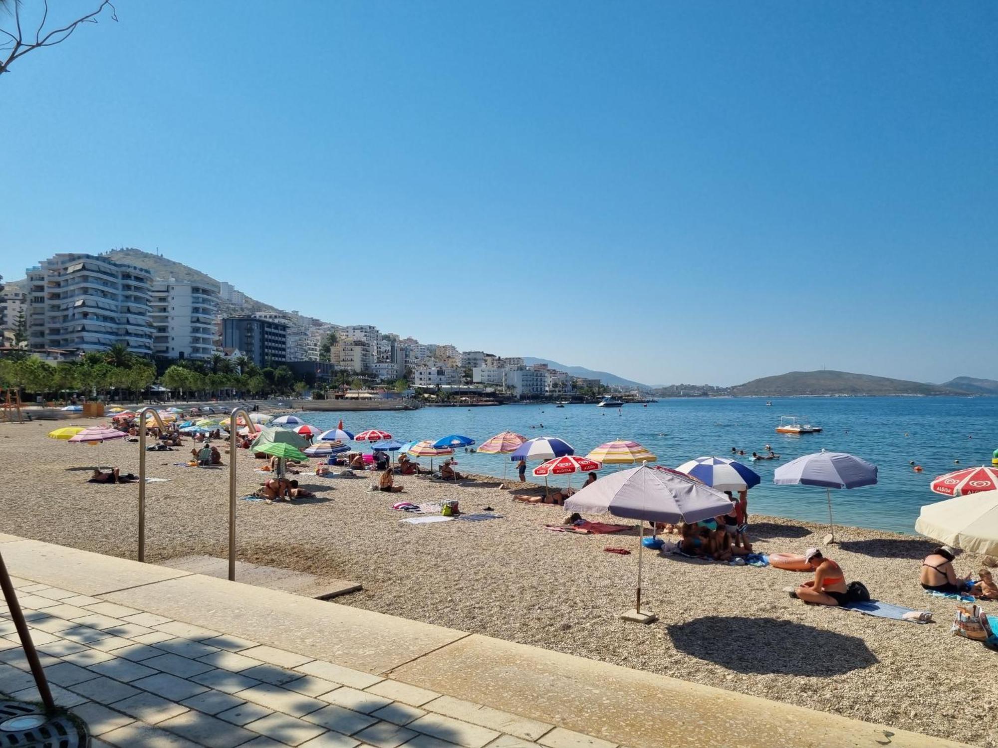 Sunset Tarraces Apartment Sarande Bagian luar foto